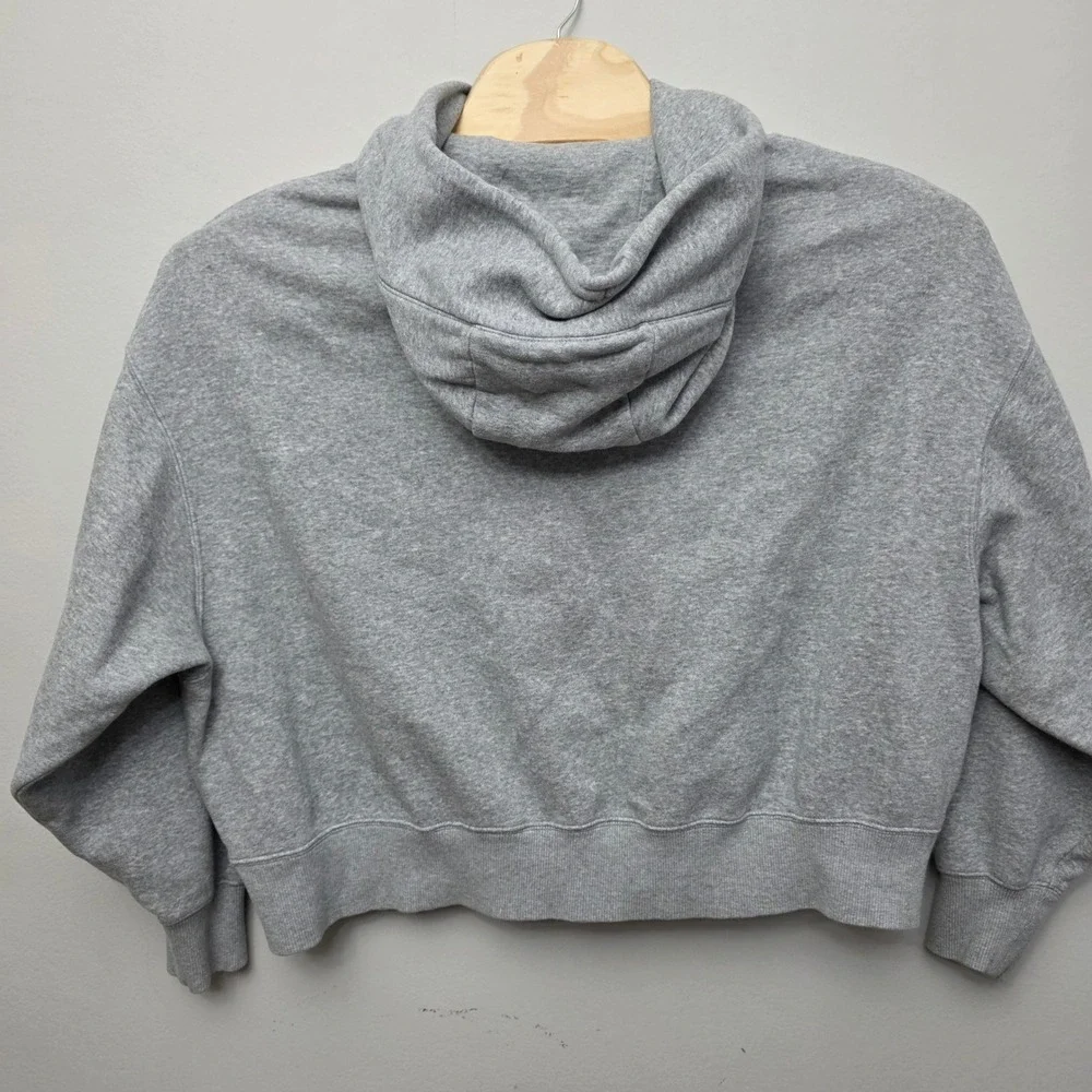 Nike sportswear essential